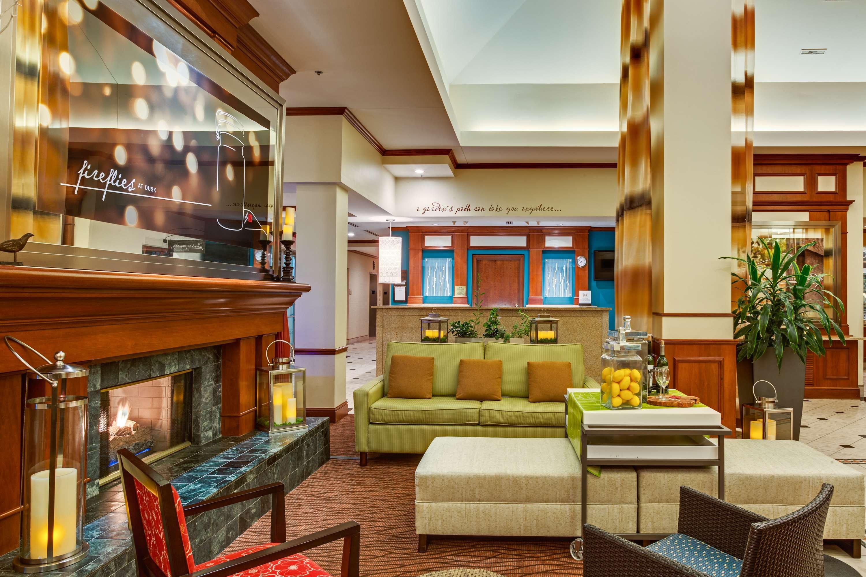 Hilton Garden Inn Cleveland Airport Fairview Park Exteriör bild