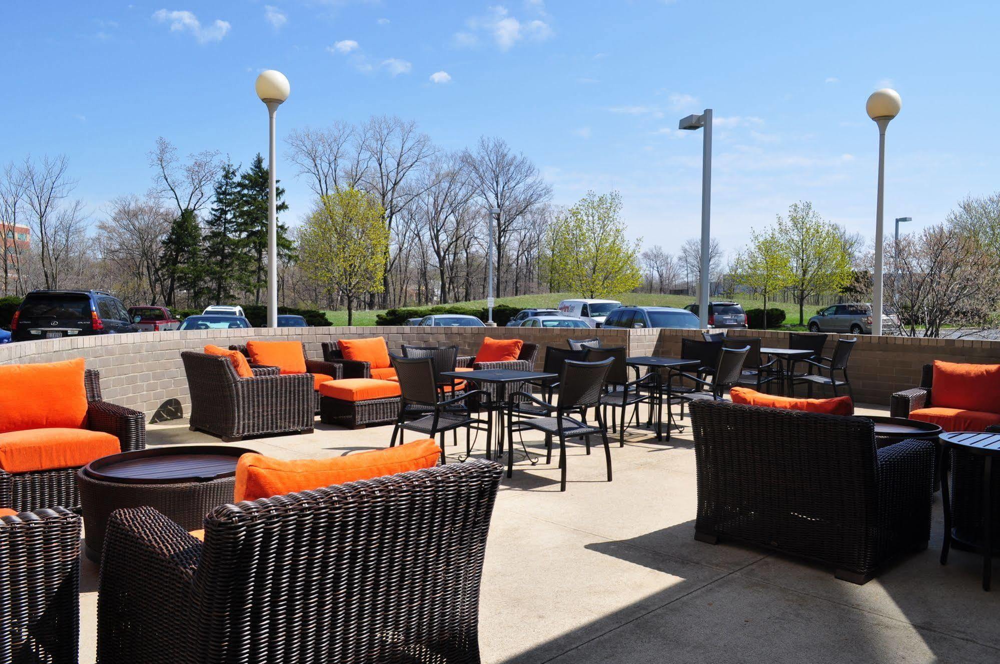 Hilton Garden Inn Cleveland Airport Fairview Park Exteriör bild
